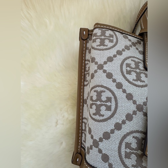 NEW PERRY T MONOGRAM SMALL TRIPLE-COMPARTMENT TOTE - Picture 11 of 14